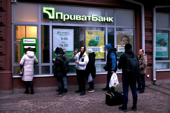 Ukrainian Central Bank Cracks Down On Electronic Cash Transfers, While Use of Bitcoin Rises