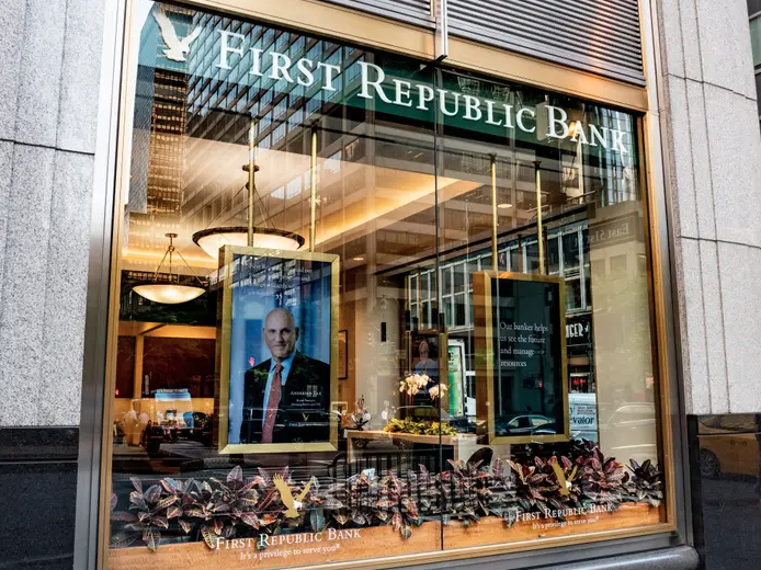 First Republic Drops 60%, Bank Considers Strategic Options