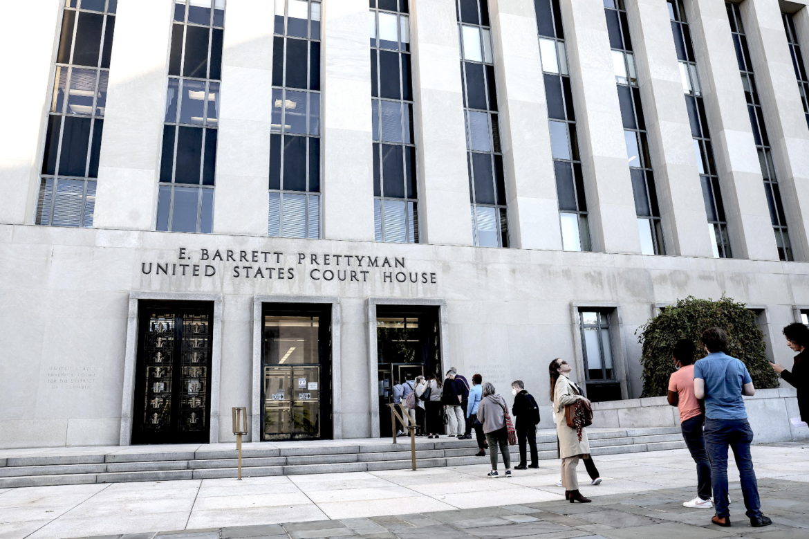 Federal Appeals Court Revives Lawsuit Challenging ICE Enforcement at Churches